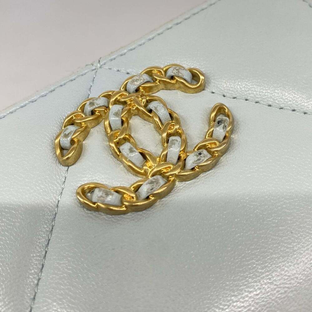 CHANEL Blue Lambskin Leather Wallet - Picture 8 of 9